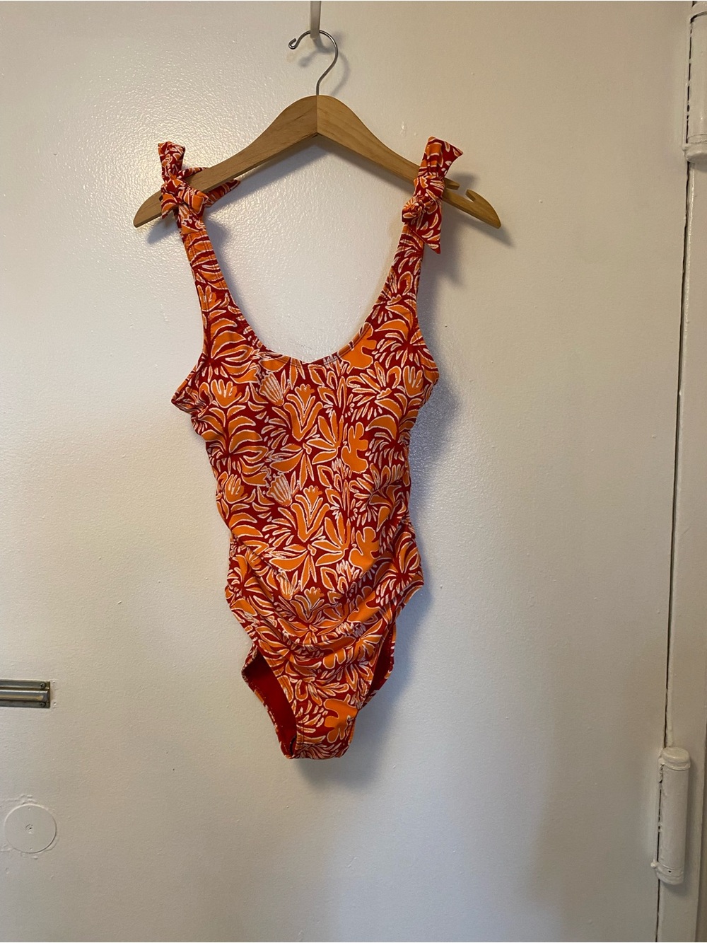 Tahari Orange Floral Tie-Strap One-Piece Swimsuit. Size M.